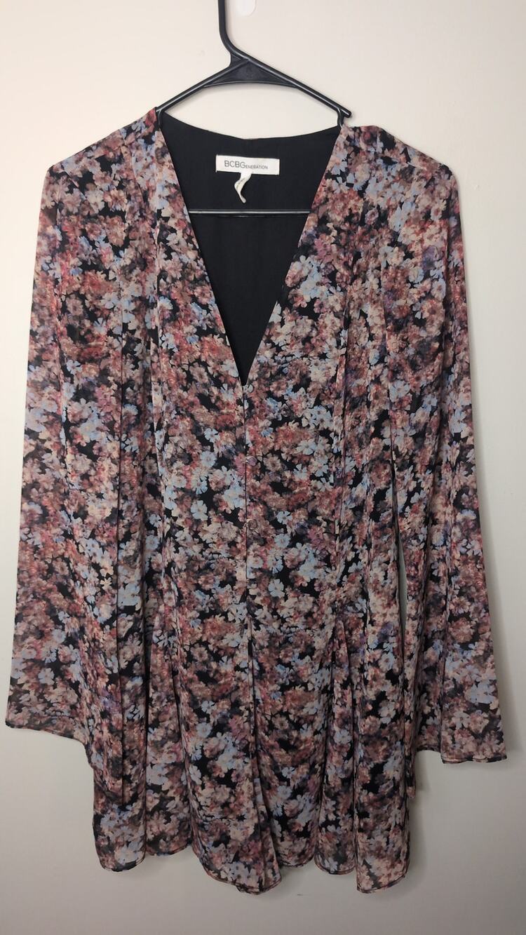 BCBG Generation Floral Long Sleeve Romper Size Small
